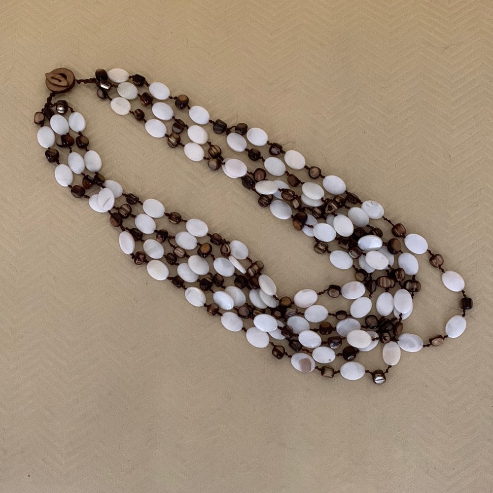 EUC Tigers eye and shell necklace